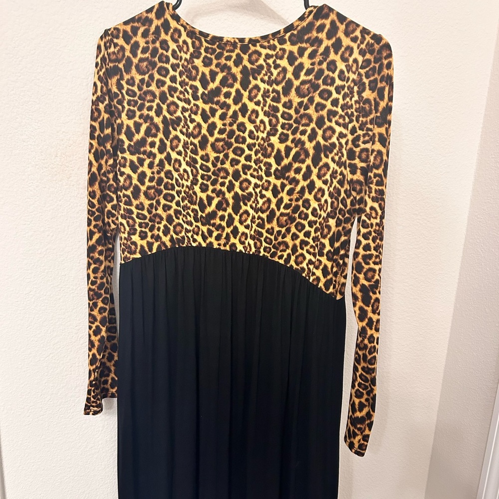 Boutique leopard dress never worn